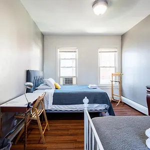 Guest house To Visit Nyc-subway Access, Newark