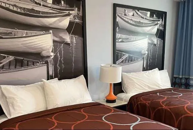 Super 8 By Wyndham Lindenhurst Motel