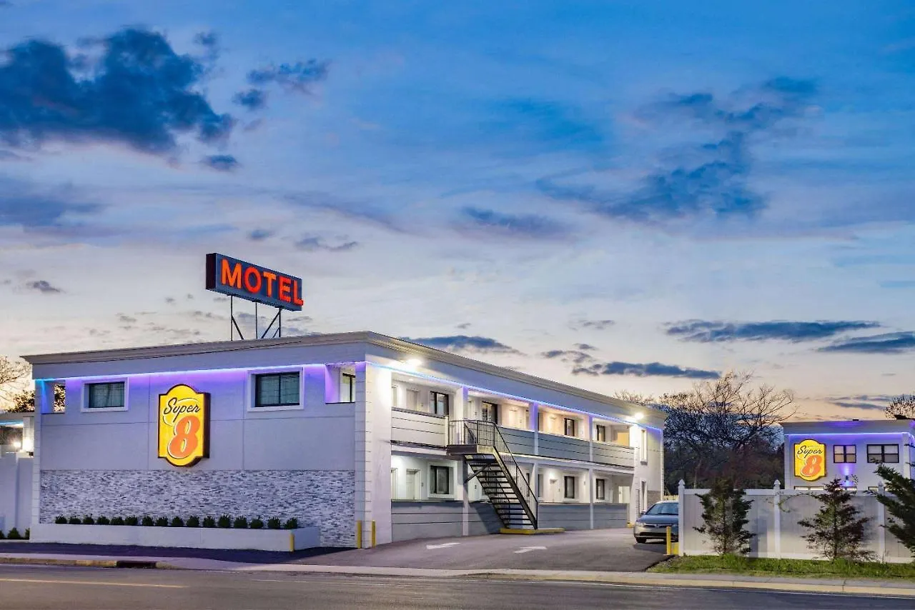 Motel Super 8 By Wyndham Lindenhurst