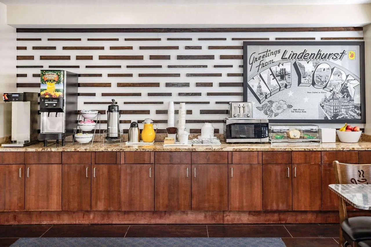 Super 8 By Wyndham Lindenhurst Motel